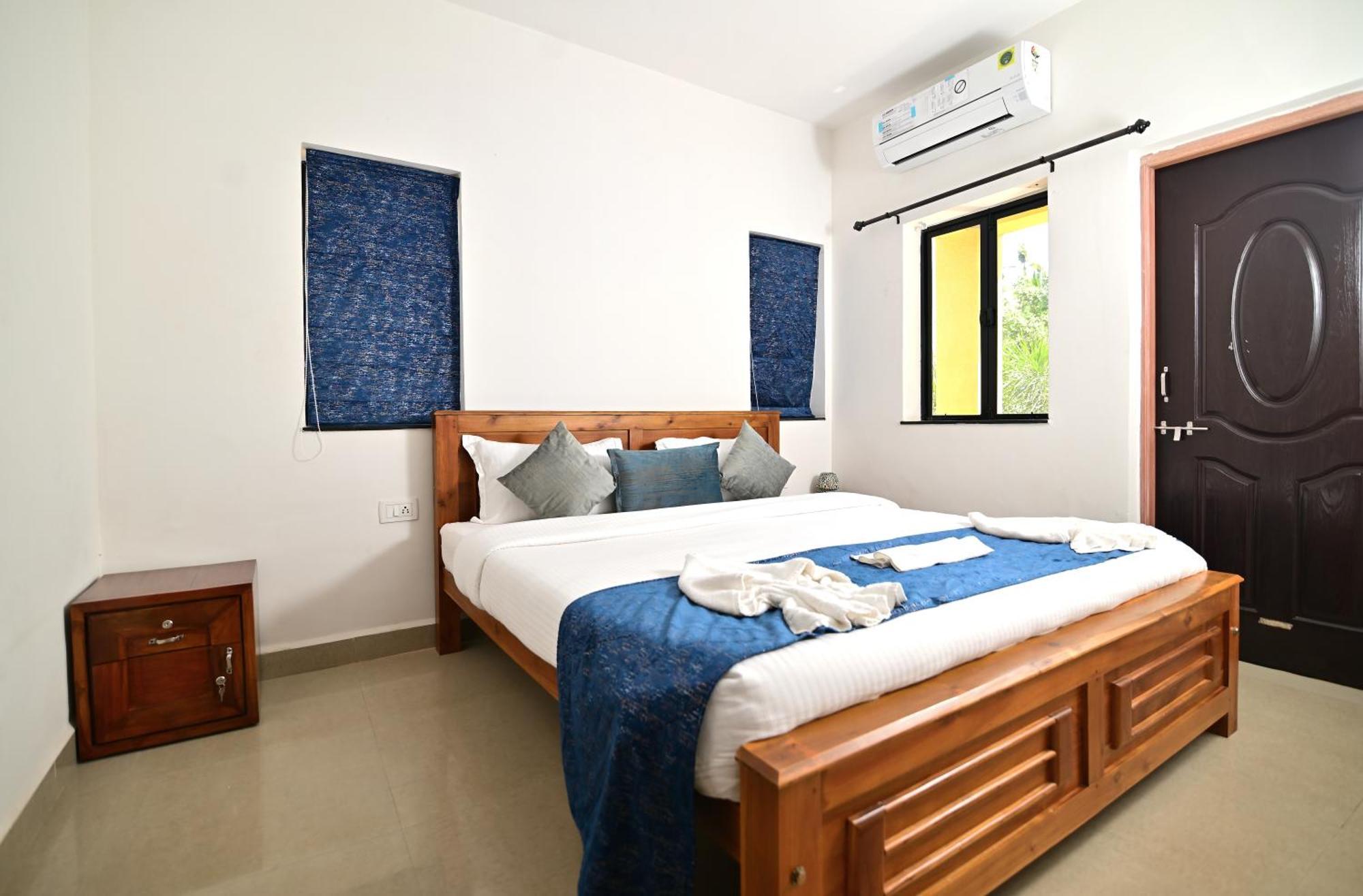 Q Lite Calangute Hotel Exterior photo