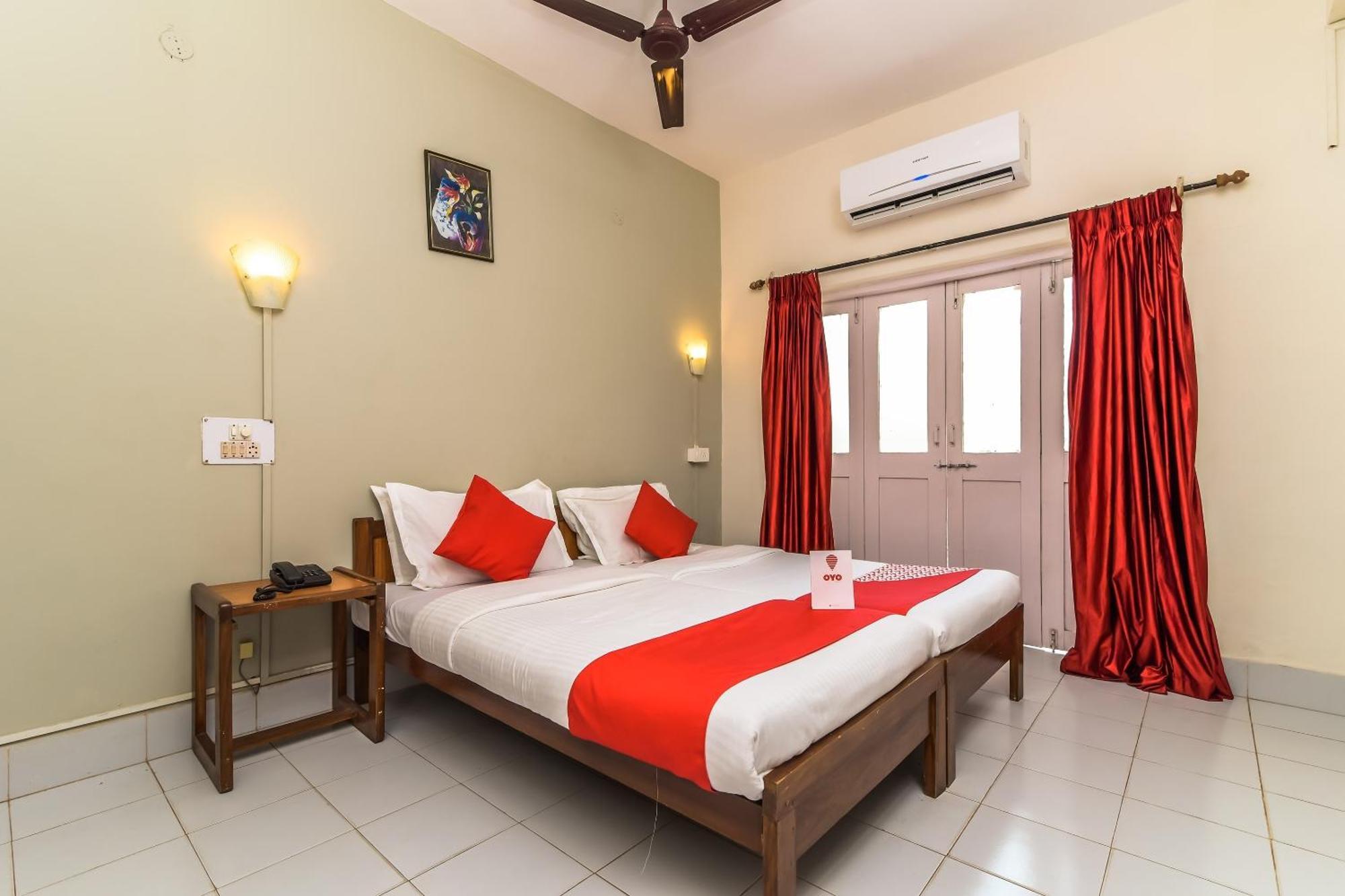 Q Lite Calangute Hotel Exterior photo