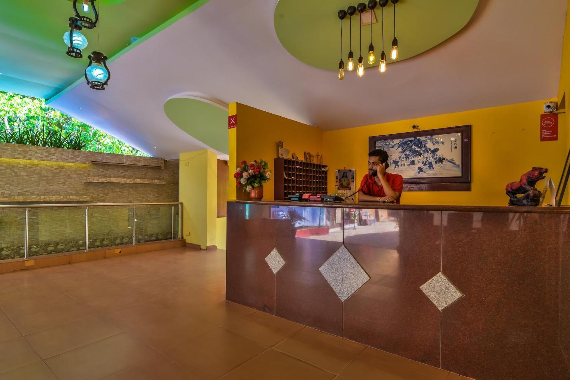 Q Lite Calangute Hotel Exterior photo
