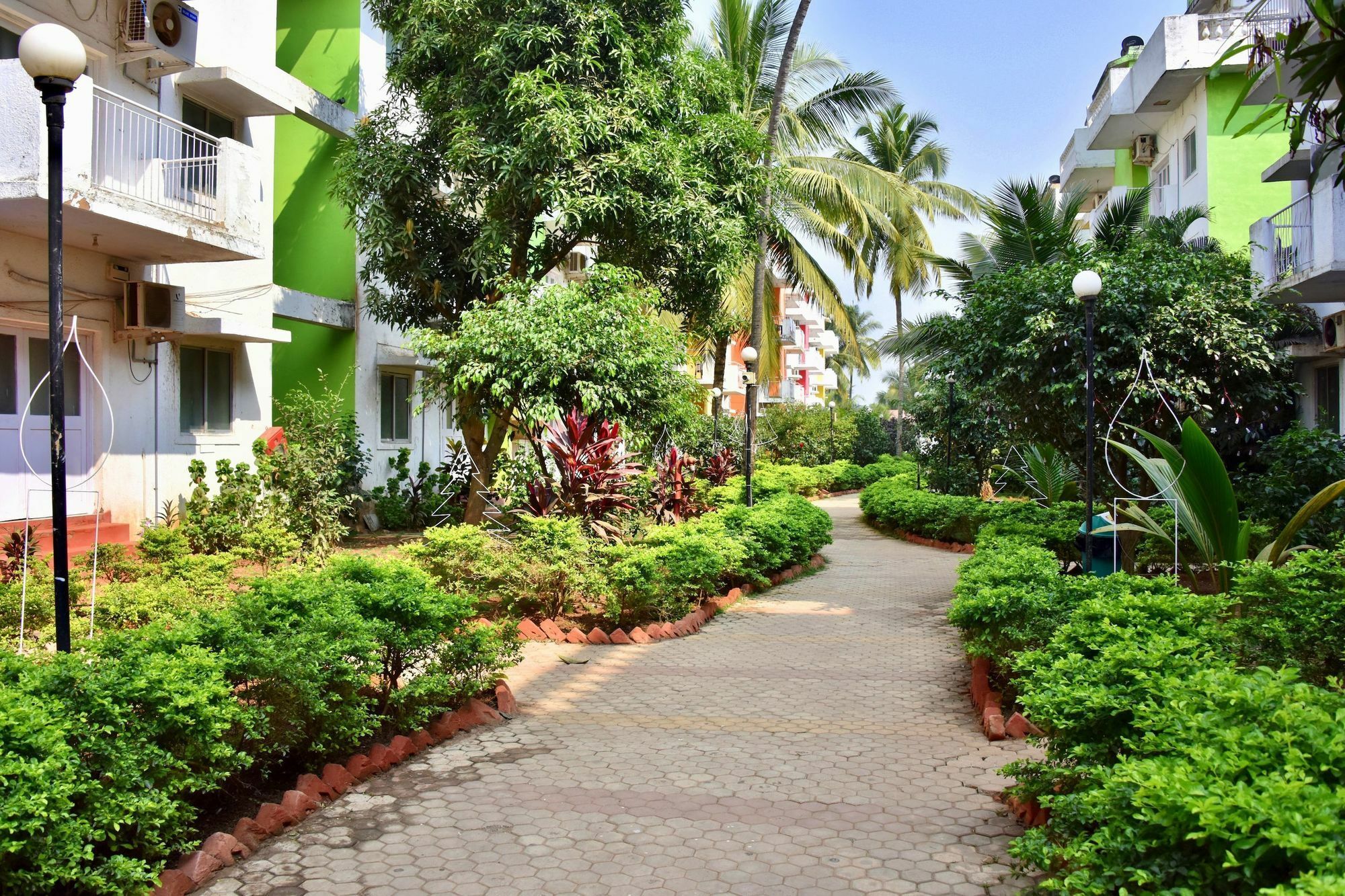 Q Lite Calangute Hotel Exterior photo